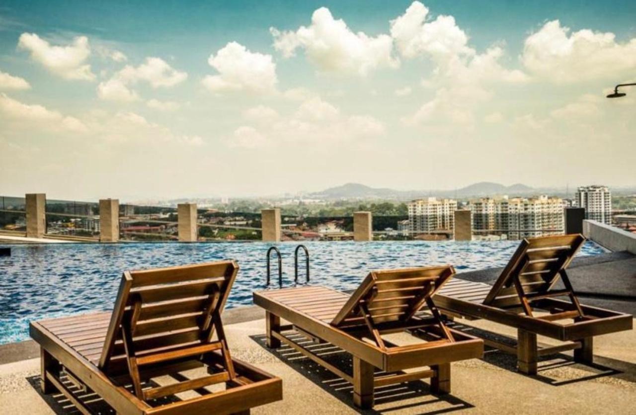 Imperio,res - Warm -- Comfy -- Charming View